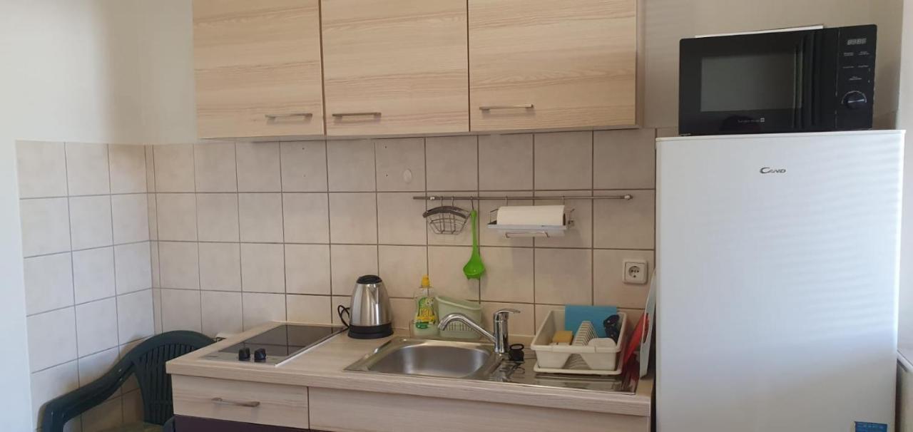 Apartmani Sonia Njivice Eksteriør bilde