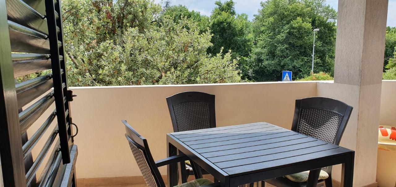 Apartmani Sonia Njivice Eksteriør bilde