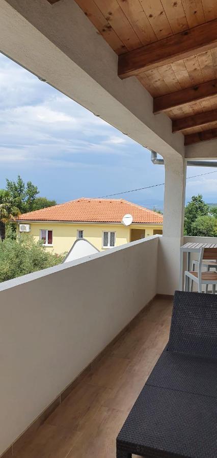 Apartmani Sonia Njivice Eksteriør bilde