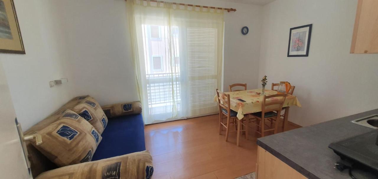 Apartmani Sonia Njivice Eksteriør bilde
