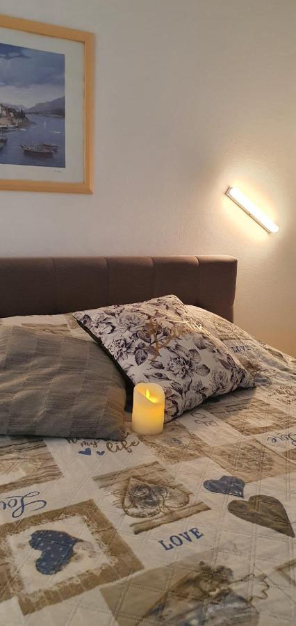 Apartmani Sonia Njivice Eksteriør bilde