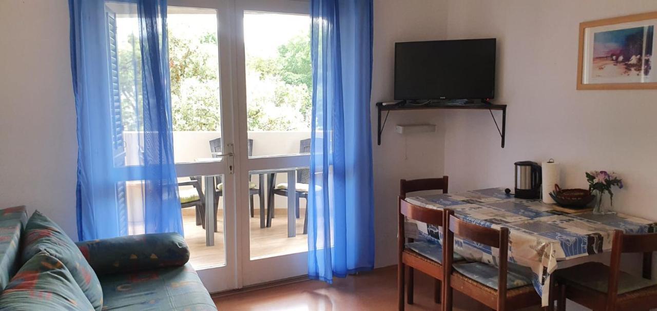 Apartmani Sonia Njivice Eksteriør bilde