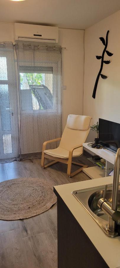 Apartmani Sonia Njivice Eksteriør bilde