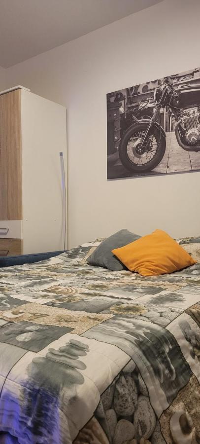 Apartmani Sonia Njivice Eksteriør bilde