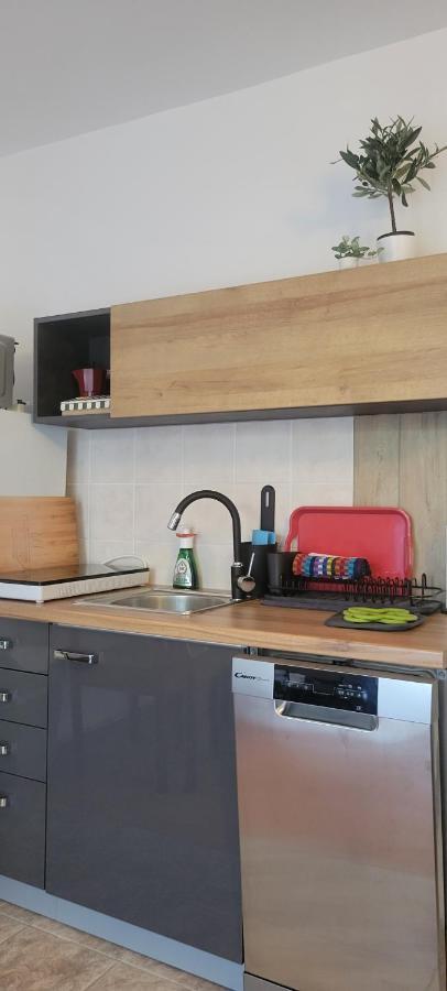 Apartmani Sonia Njivice Eksteriør bilde
