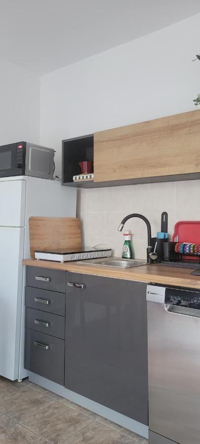 Apartmani Sonia Njivice Eksteriør bilde