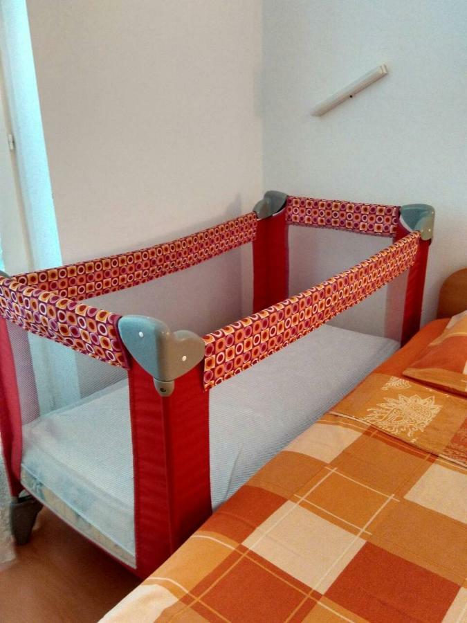 Apartmani Sonia Njivice Eksteriør bilde